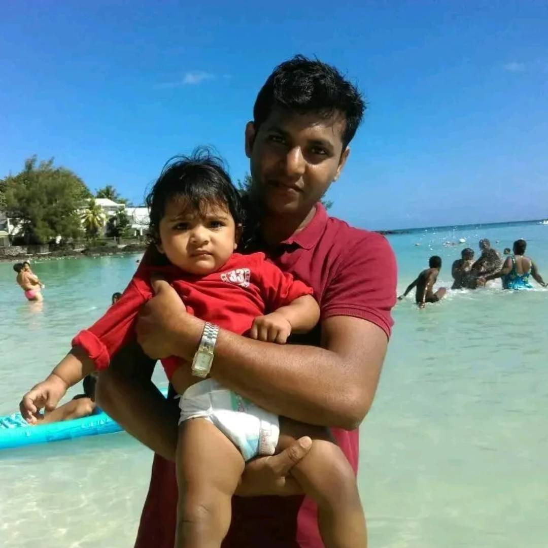 Dhanesh Kumar enjoying their holiday with Jiris Holidays