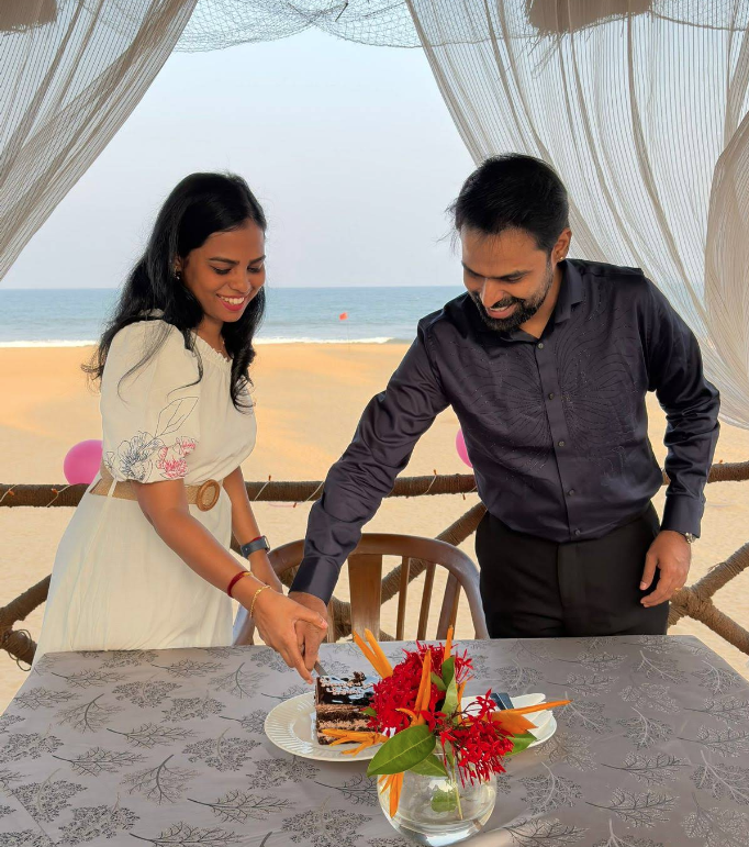 Sharath Chand enjoying their holiday with Jiris Holidays